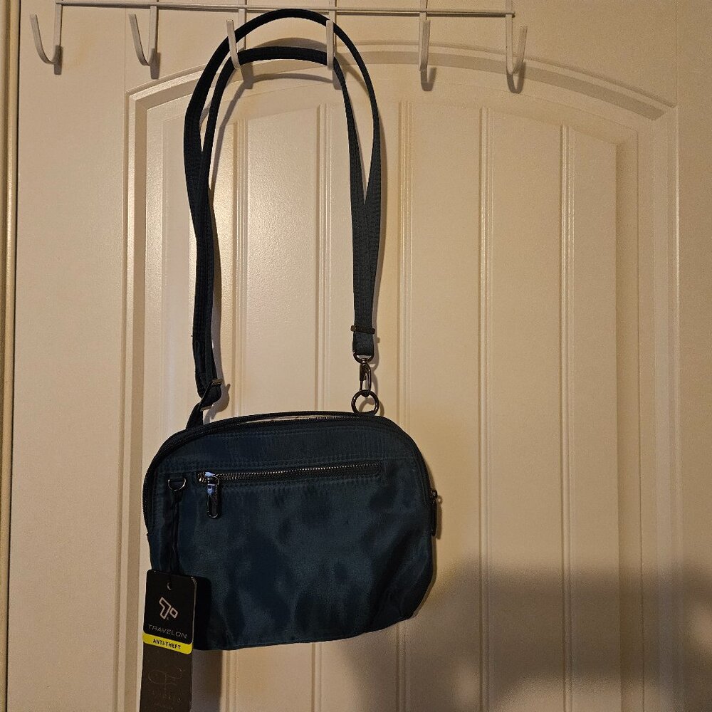 Travelon Tailored E/W organizer anti theft bag in Peacock NWT